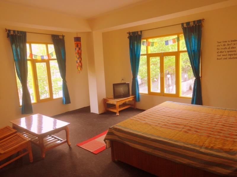 Hotel Deyzor Каза Екстериор снимка