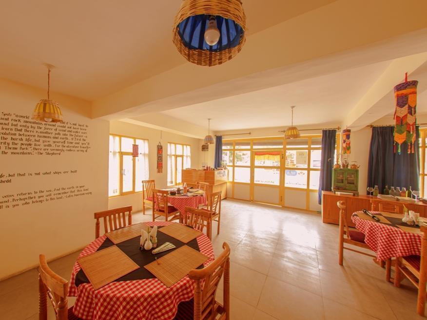 Hotel Deyzor Каза Екстериор снимка