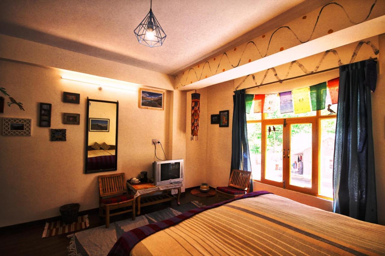 Hotel Deyzor Каза Екстериор снимка